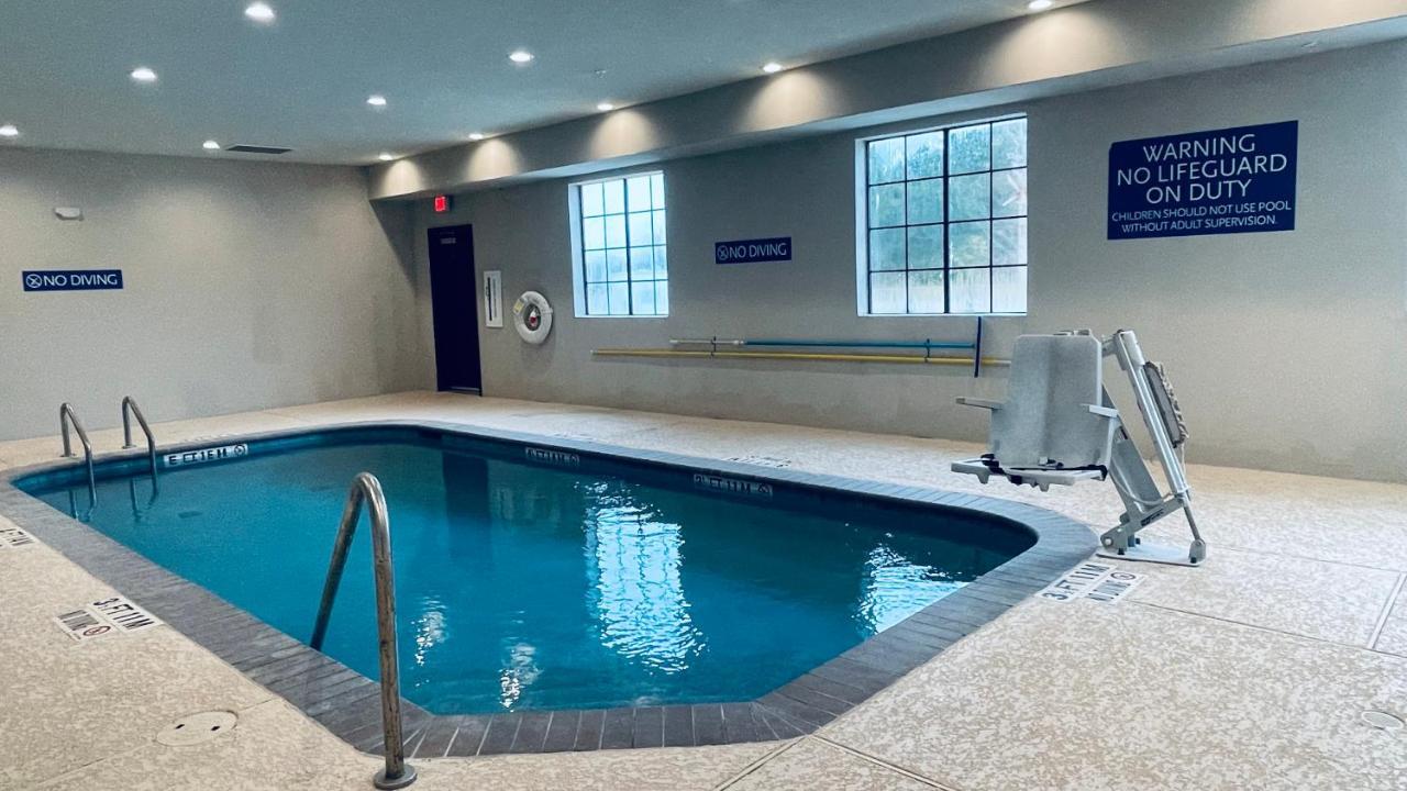 Days Inn & Suites By Wyndham Greater Tomball Buitenkant foto