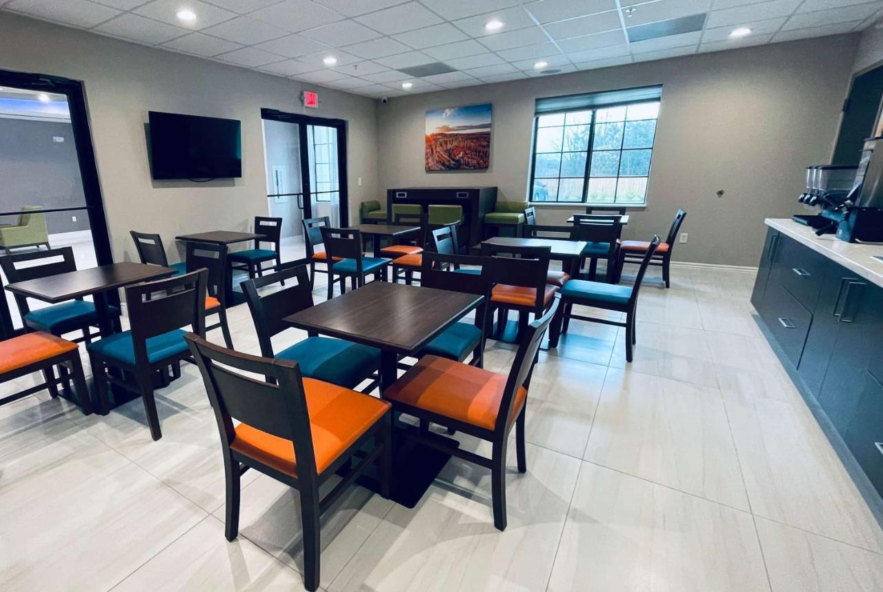 Days Inn & Suites By Wyndham Greater Tomball Buitenkant foto