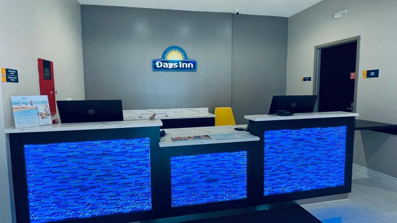 Days Inn & Suites By Wyndham Greater Tomball Buitenkant foto