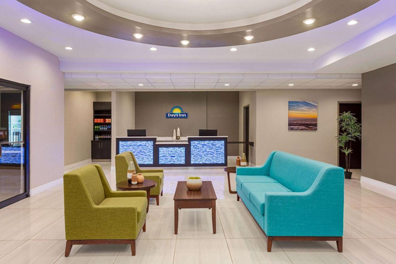 Days Inn & Suites By Wyndham Greater Tomball Buitenkant foto