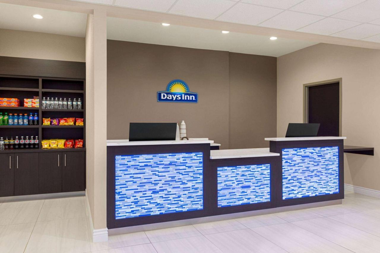 Days Inn & Suites By Wyndham Greater Tomball Buitenkant foto