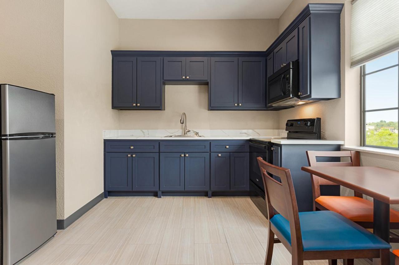 Days Inn & Suites By Wyndham Greater Tomball Buitenkant foto