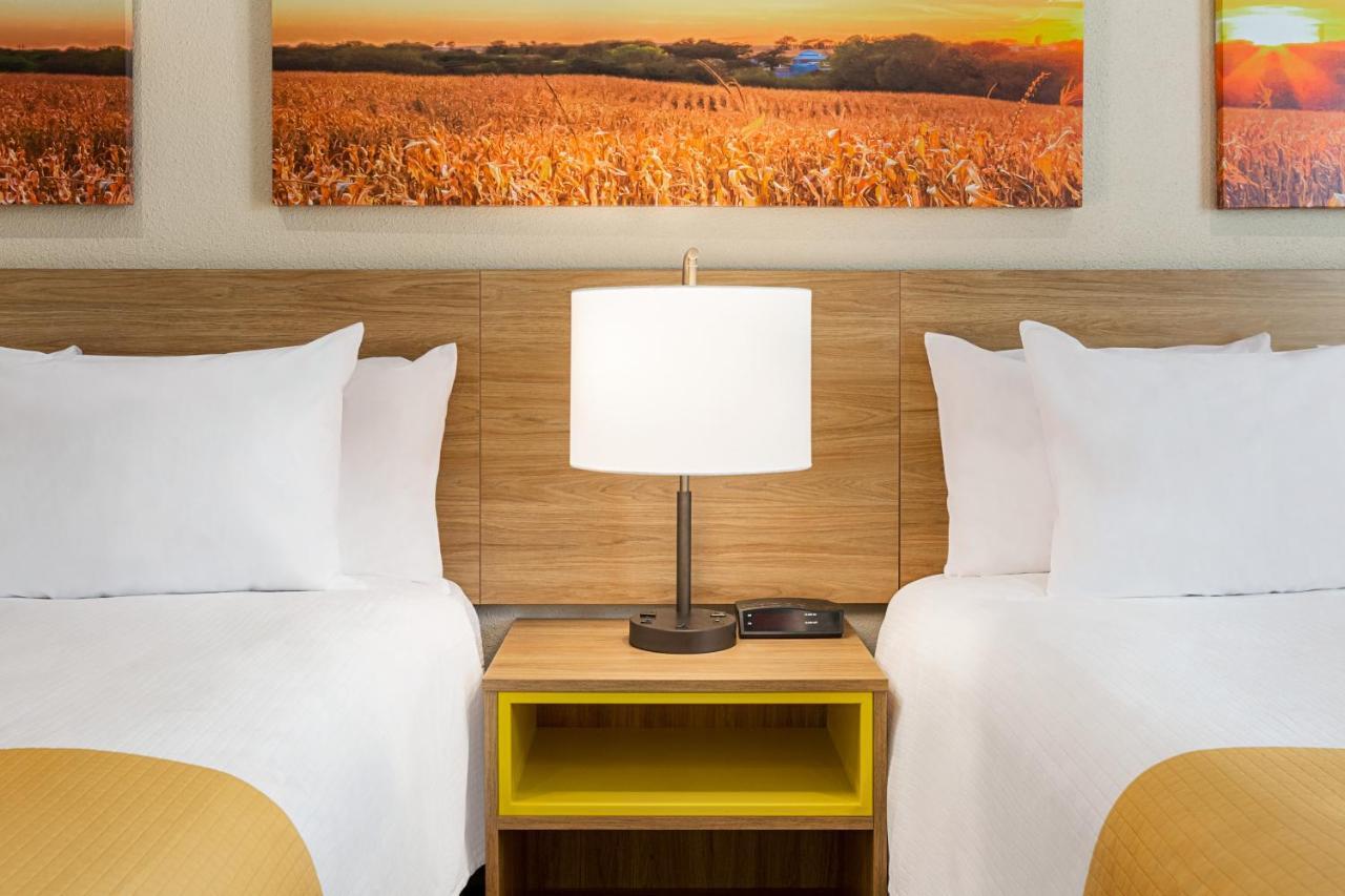 Days Inn & Suites By Wyndham Greater Tomball Buitenkant foto