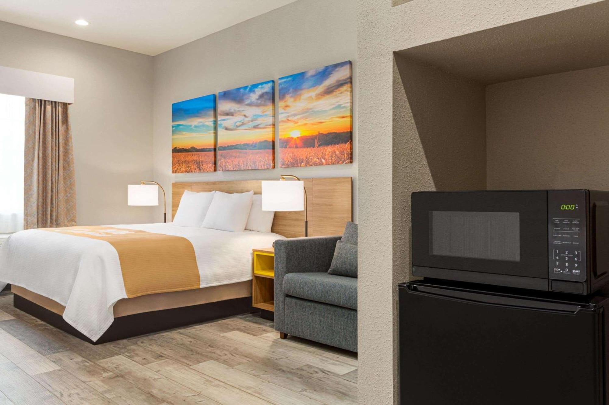 Days Inn & Suites By Wyndham Greater Tomball Buitenkant foto